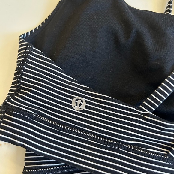 Lululemon black and white striped bra with gold skull - Picture 2 of 3